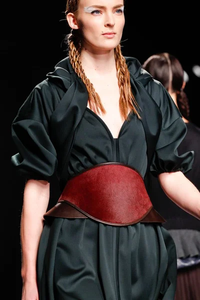 Look 30